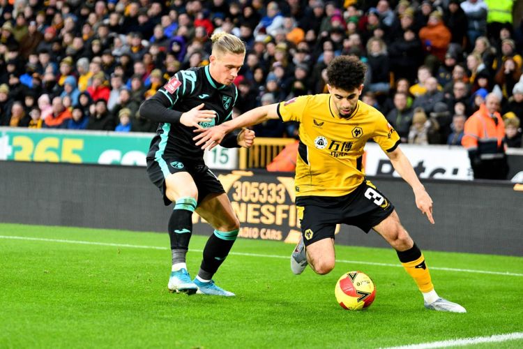 "Mançester Siti" əlcəzairli futbolçu ilə maraqlanır