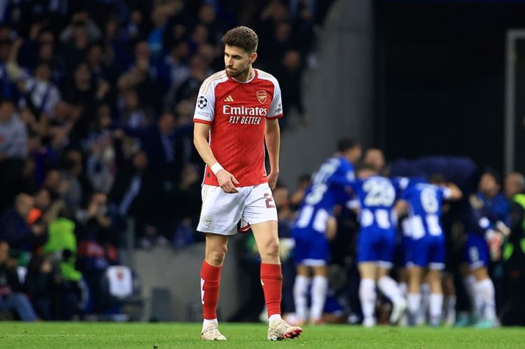 Jorjinyo “Arsenal”dan ayrıldığını açıqladı