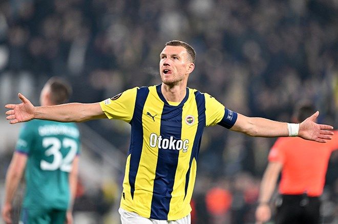 Dzeko "Fənərbağça"dan ayrıldı