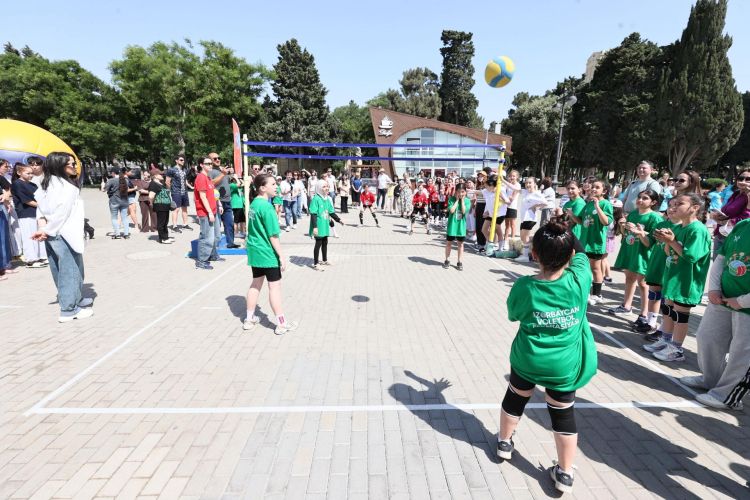 AVF Uşaqların Beynəlxalq Müdafiəsi Gününə həsr olunan voleybol festivalı keçirib