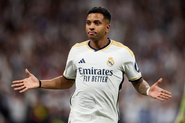 Bu üç top-klub onu izləyir