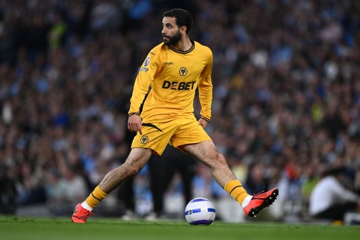 "Mançester Siti" 40 milyon avroya müdafiəçi transfer edir