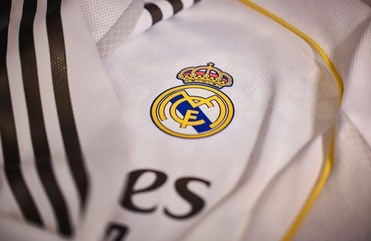 "Real Madrid" yeni mövsüm üçün ev formasını təqdim edib - FOTOLAR