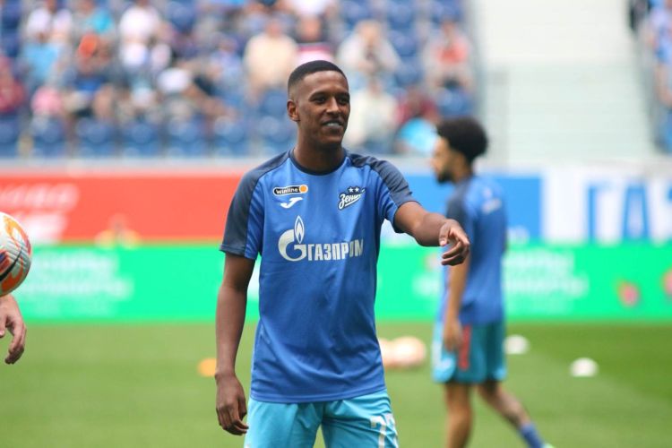 “Zenit”dən Premyer Liqa klubuna