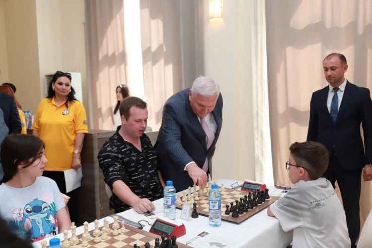 Şahmat üzrə “Sheki Open” turnirinin açılış mərasimi keçirilib
