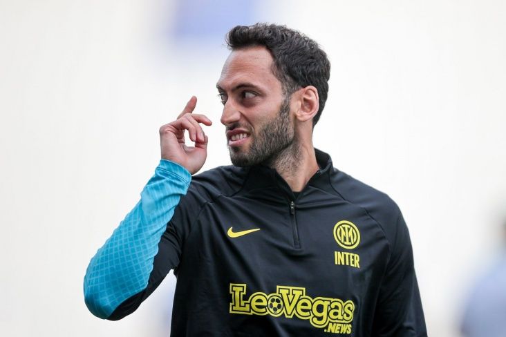  Çalhanoğlu “Qalatasaray”a keçid ehtimalı ilə bağlı danışıb