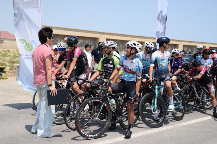 Şose velosipedi üzrə Azərbaycan çempionatında qrup ötüşməsinə start verilib