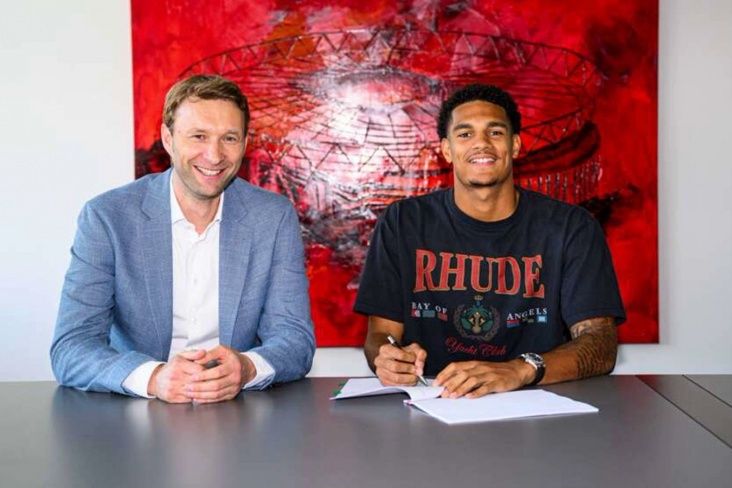 “Bayer” “Liverpul”un futbolçusunu transfer edib