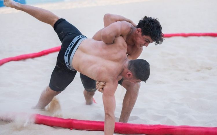 Çimərlik güləşi üzrə Azərbaycan çempionatında ilk günün qalibləri müəyyənləşib