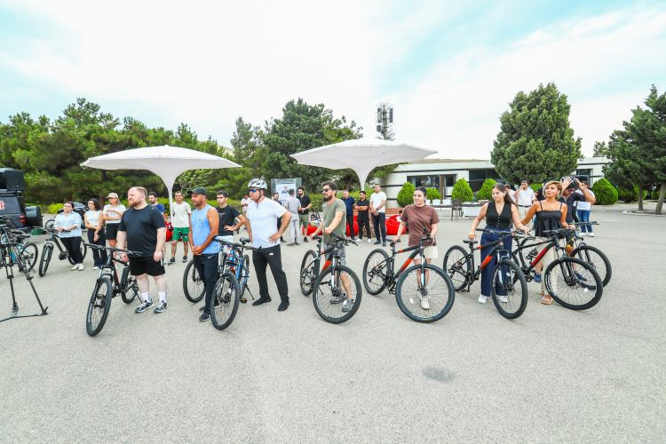 KİV nümayəndələri arasında velosiped yarışı təşkil edib