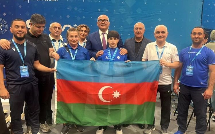 Azərbaycan ağırlıqqaldıranı Avropa birinciliyində 3 medal qazanıb