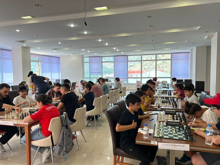 Gümüşhanə Universitetində keçirilən şahmat turniri qalibləri müəyyənləşib - FOTOLAR