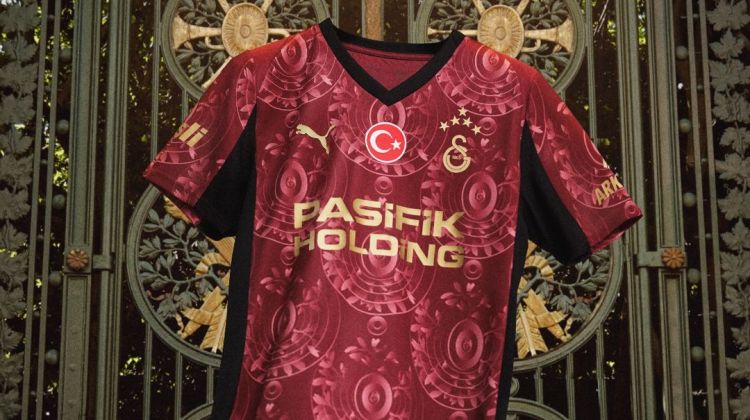 “Qalatasaray” 2025/2026 mövsümü üçün üçüncü formasını təqdim etdi - FOTOLAR