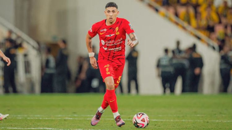 “Bayer” argentinalı yarımmüdafiəçini hədəf alıb