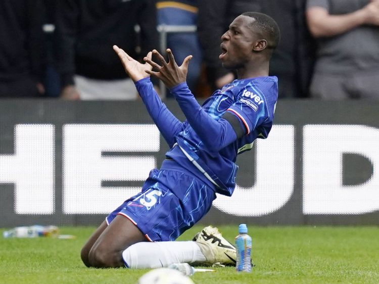 Nikolas Cekson "Çelsi"dən ayrılır