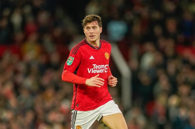 Viktor Lindelöf karyerasını Bundesliqada davam etdirə bilər