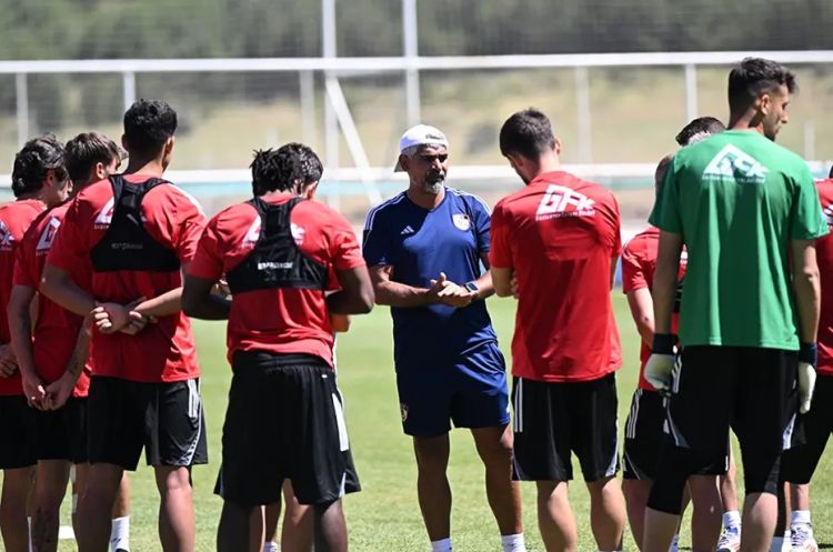 Super Liqa klubu baş məşqçisiz qaldı