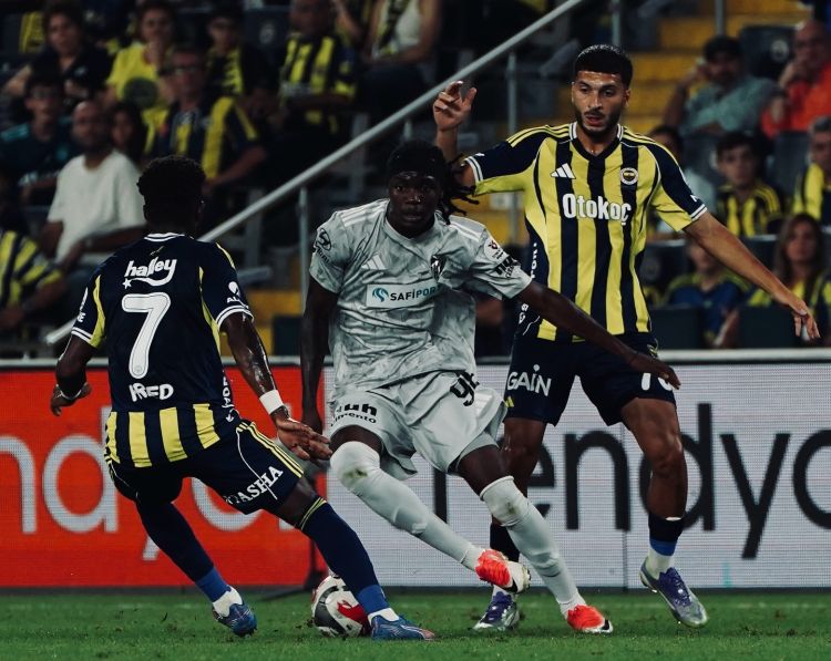 "Fənərbağça" evdə qələbə qazandı