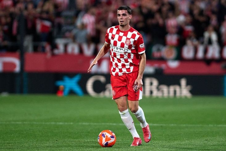 "Napoli" ispan müdafiəçi ilə müqavilə imzalayıb