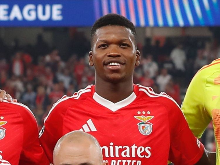 "Roma" "Benfika"nın yarımmüdafiəçisini transfer edə bilər