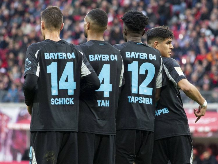 “Bayer” Esekyel Fernandesin transferini tamamlayır