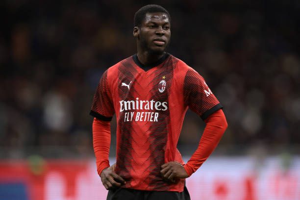 Yunus Musa “Milan”da qalır