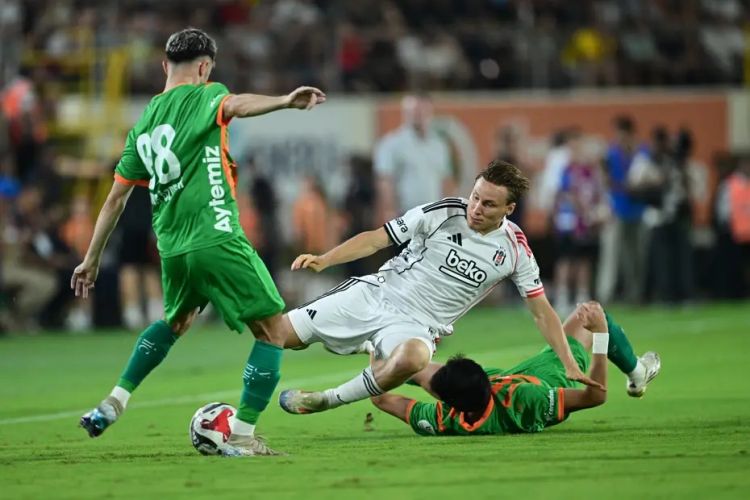  "Fənərbağça"dan qələbə, "Beşiktaş" uduzdu