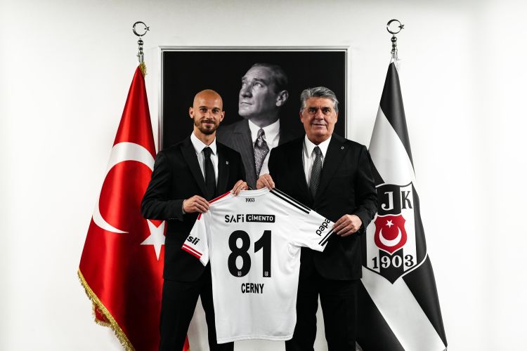 “Beşiktaş” çex futbolçu transfer etdi