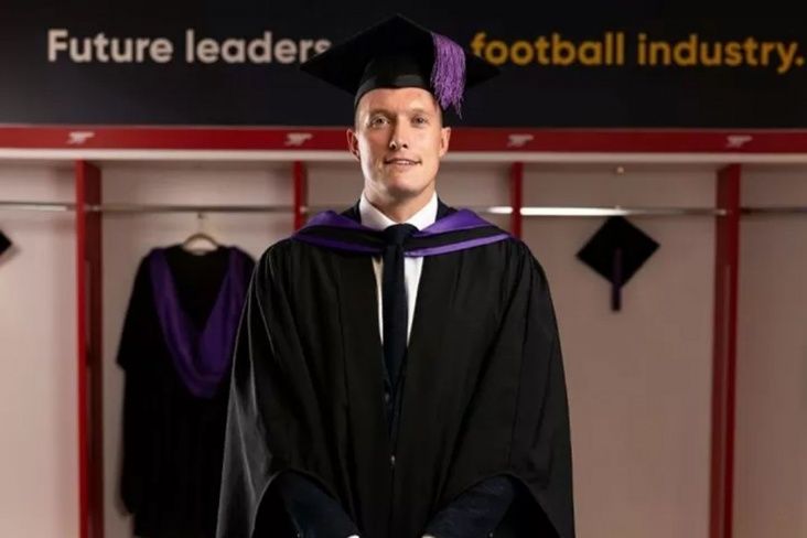 Fil Cons idman direktoru diplomu aldı