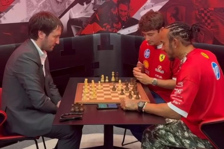 Teymur Rəcəbov “Formula 1” pilotları ilə şahmat oynadı