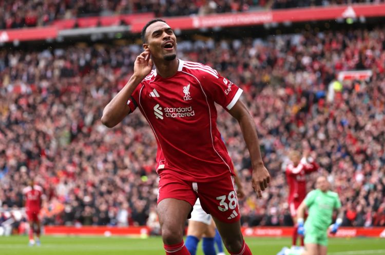 “Liverpul” Ryan Qravenberx ilə müqaviləni uzatmaq niyyətindədir