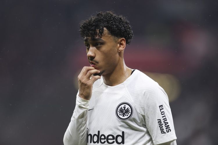 Nəhənglər onun üçün yarışacaq