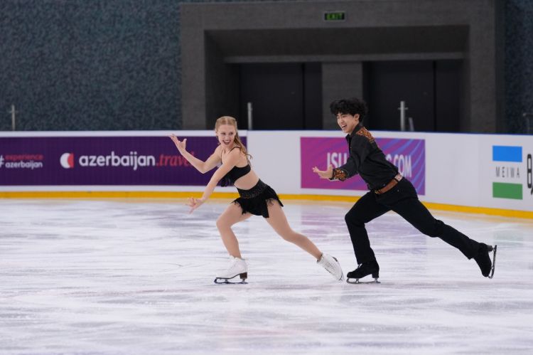 Bakıda fiqurlu konkisürmə üzrə Qran-pri turnirində idmançılar buz üstündə rəqs proqramı  ilə çıxış ediblər