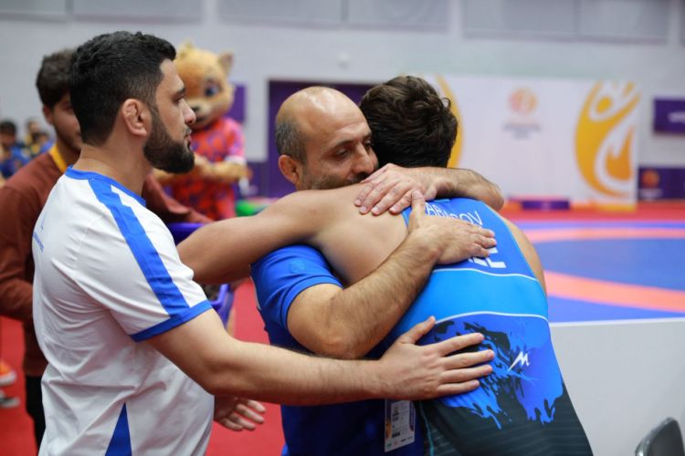 Azərbaycan güləşçiləri III MDB Oyunlarının ilk günündə 7 medal qazandılar