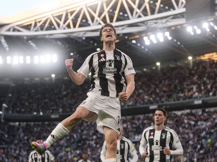 “Liverpul” Kenan Yıldız üçün hərəkətə keçdi