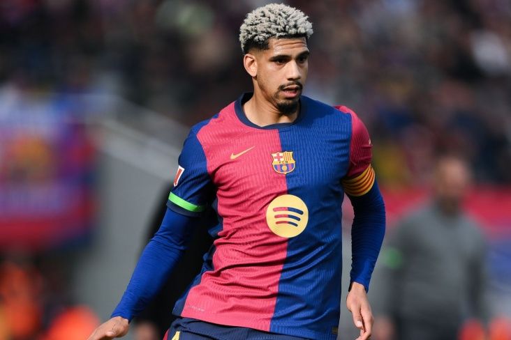 "Çelsi" "Barselona"nın müdafiəçisini transfer etmək istəyir