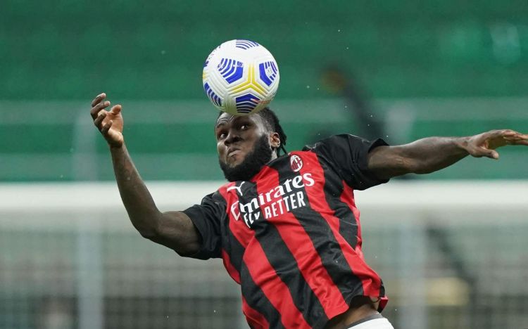 “Yuventus” "Milan"ın sabiq futbolçusunu istəyir