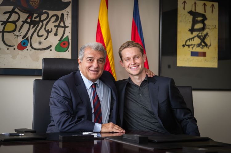 De Yonq “Barselona”da qalır