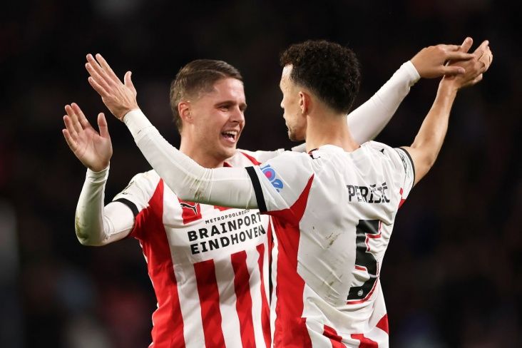 PSV “Napoli”ni darmadağın etdi