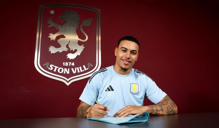 “Aston Villa”da yeni müqavilə