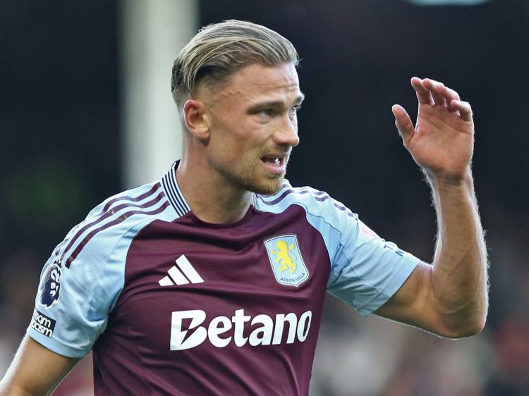 “Başqa təkliflər olsa da, "Aston Villa"da qalmaq istədim”