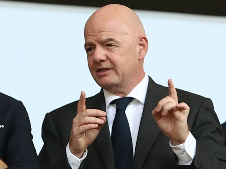 FİFA sosial şəbəkələrdə təhqirlərlə bağlı İnterpola müraciət göndərib