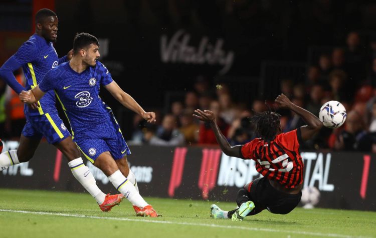 İngiltərə klubu hücumçusunu itirə bilər