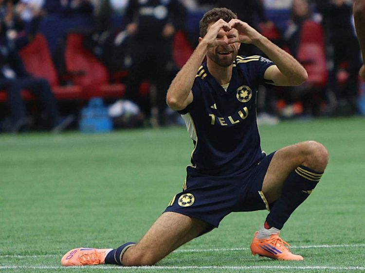 Müller gələcək karyerasından danışdı