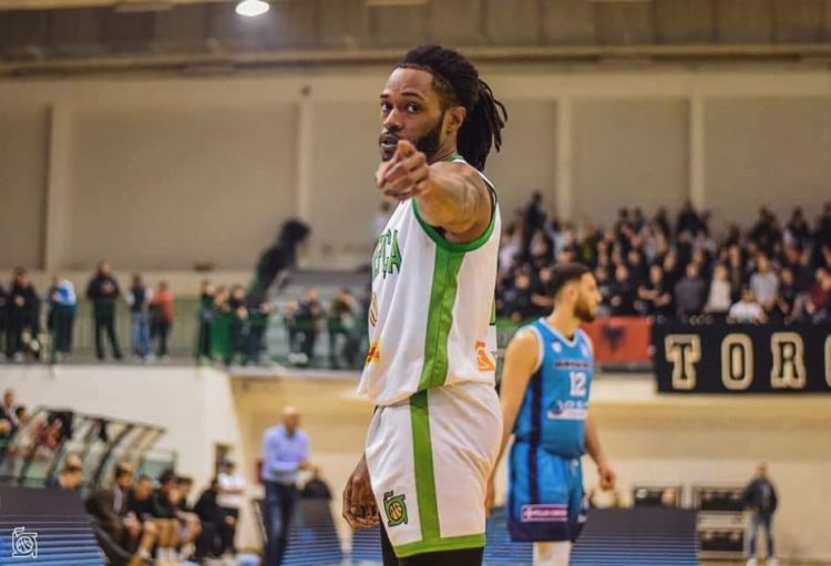 Azərbaycan klubu heyətinə amerikalı basketbolçu ilə cəlb edib