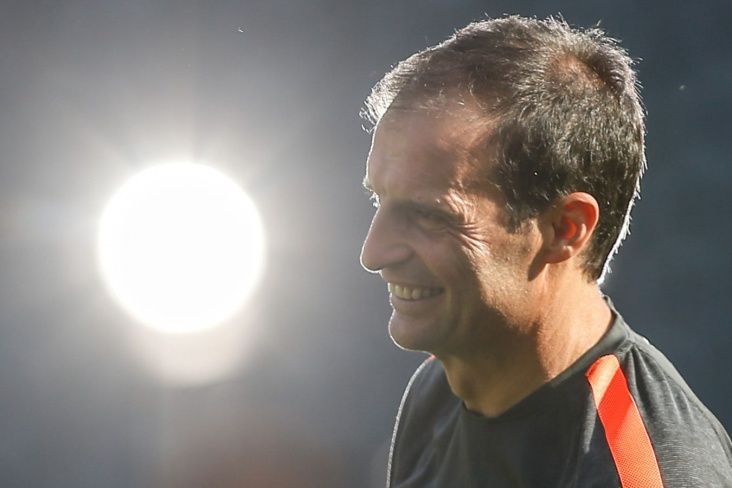 Alleqri dünya futbolunda tarixi rekorda imza atdı