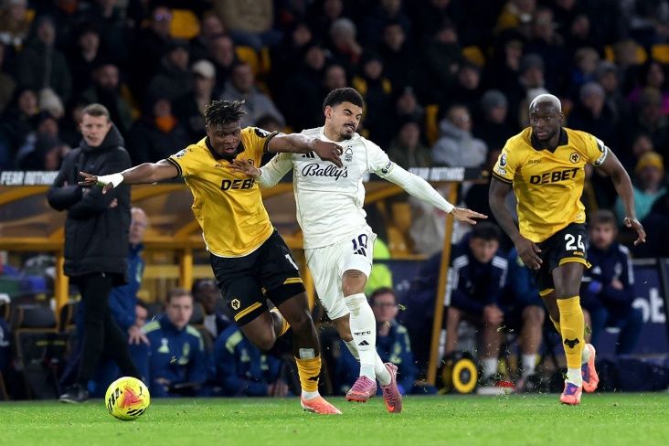  “Vulverhempton” evdə “Nottingham Forest”ə uduzdu