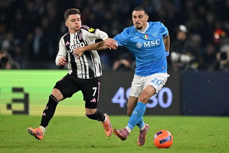 “Napoli” doğma meydanda “Yuventus”u məğlub etdi