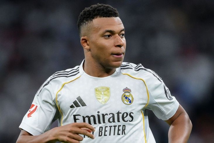 Mbappe “Real” – “Selta” matçında barmağını qırdı