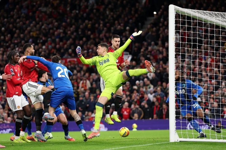 “Mançester Yunayted” evdə  “Bornmut”la heç-heçə etdi